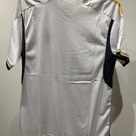 Real Madrid 23/24 Home Jersey | Size L Vintage Soccer Kit | Rare Past Season Kit - Picture 3 of 7